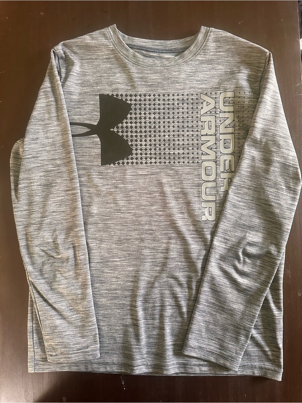 Under Armour Boys Gray Performance Long Sleeve Shirt (M)